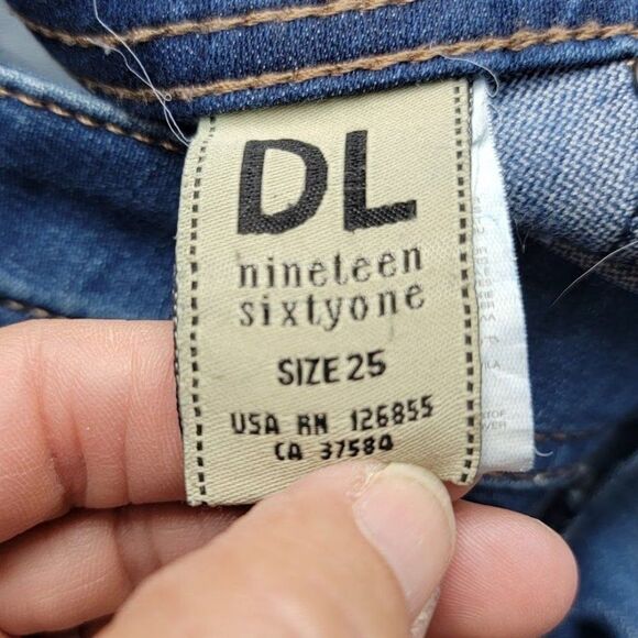 DL1961 Emma Skinny Jeans Women's Size 25 Medium Wash Blue Stretch 28X28 - Picture 7 of 14